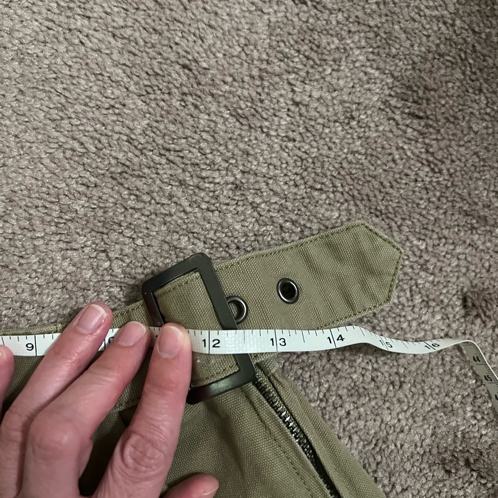 Grunge army green cargo back pockets mini skirt adjustable waist buckle - Picture 7 of 8